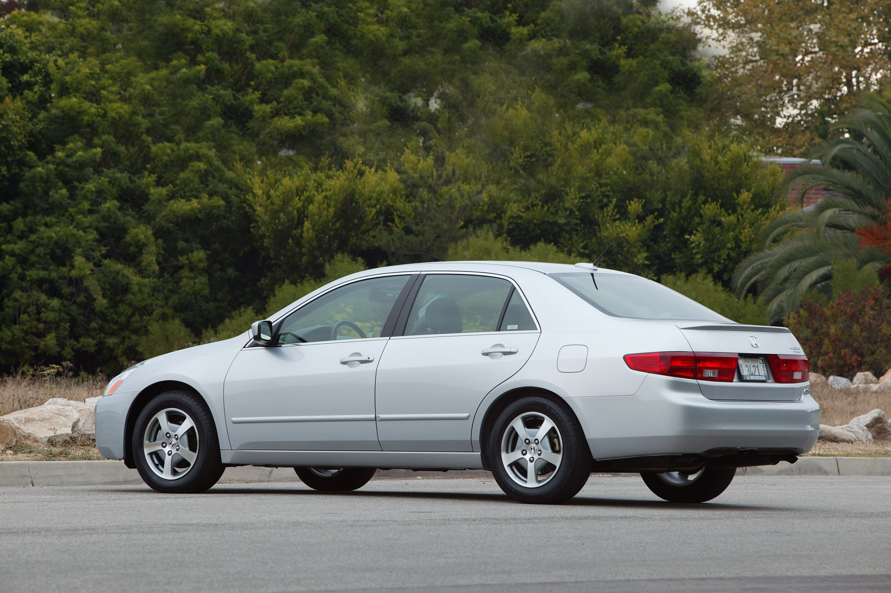 Reviews on honda accord hybrid 2005 #5
