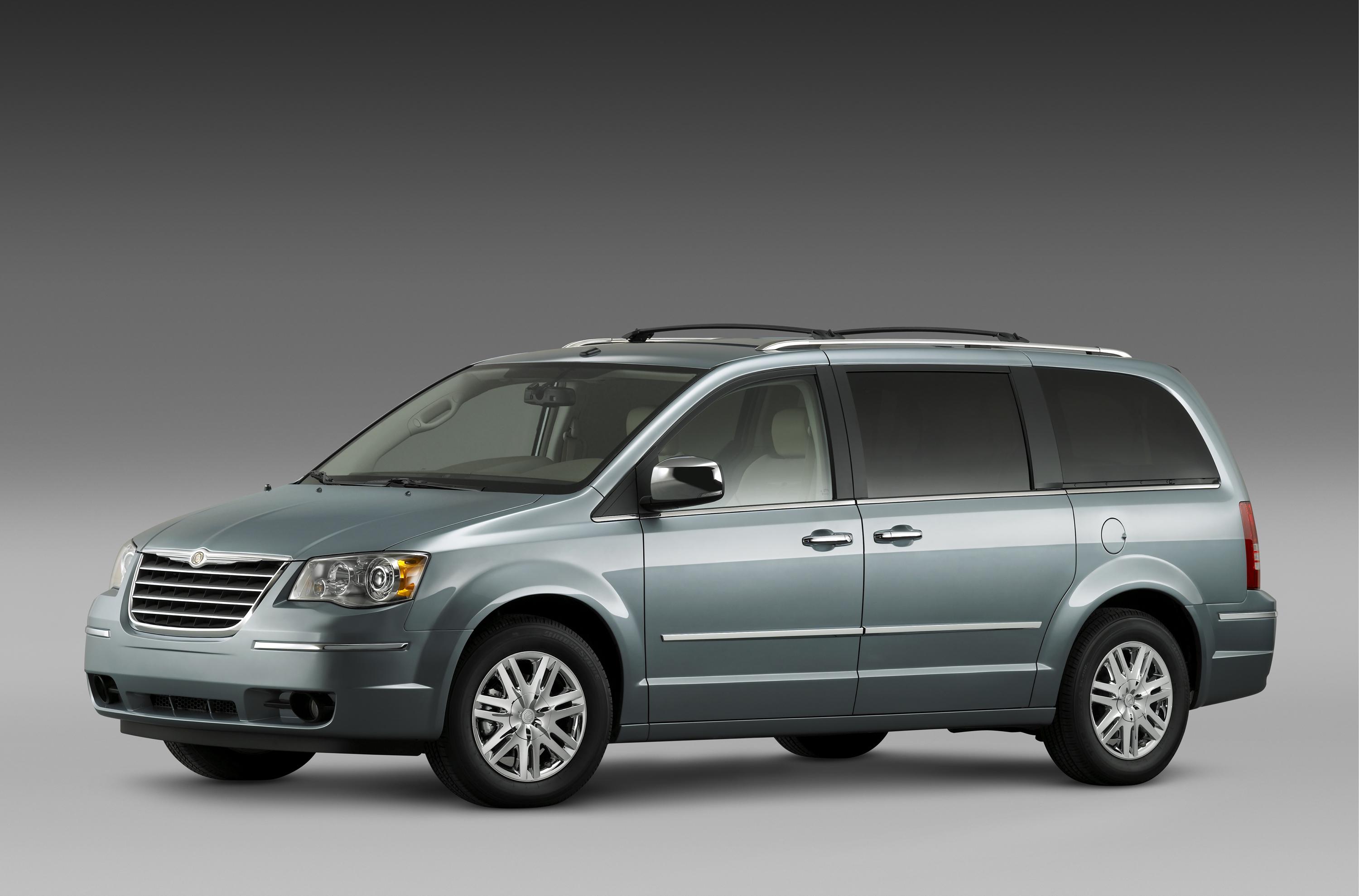 Readers Choose Town & Country Best Family Hauler