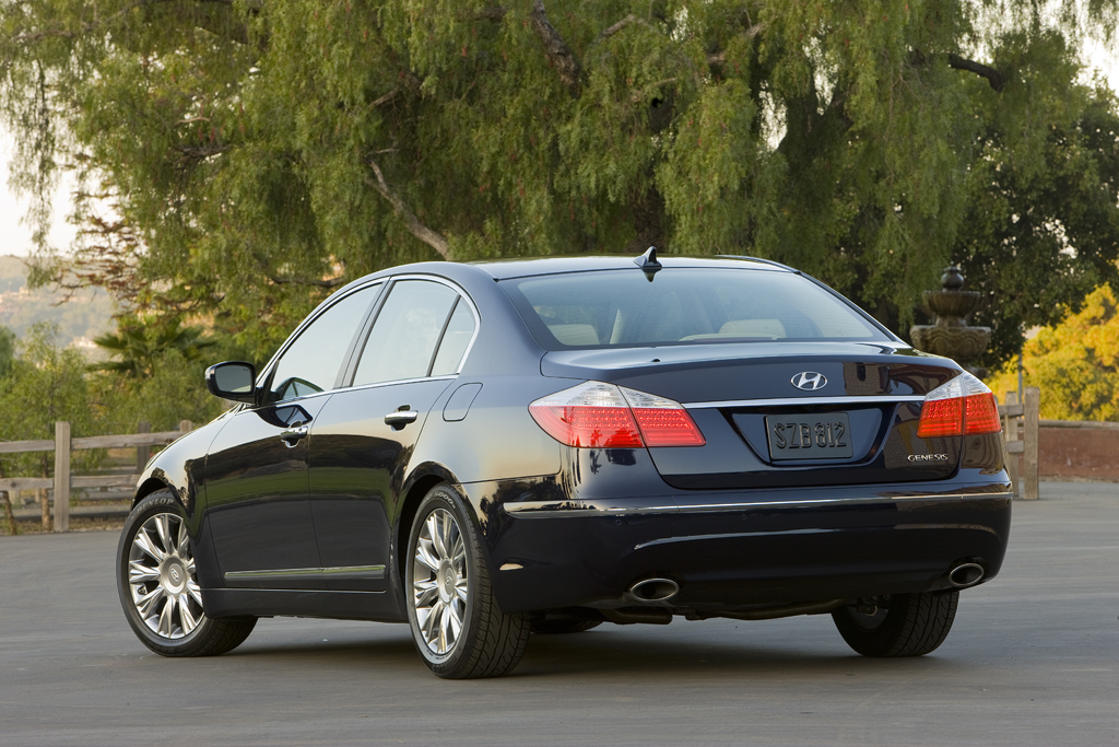 Hyundai Genesis Sedan 2009 Hyundai Genesis Sedan 2010. Hyundai Genesis Sedan 2009