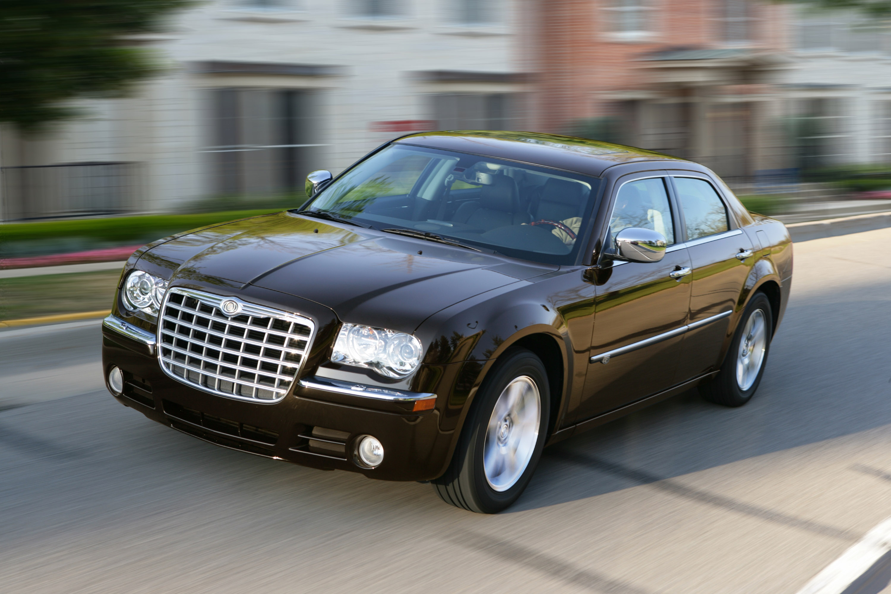 2010 Chrysler 300C classic American vision at attractive