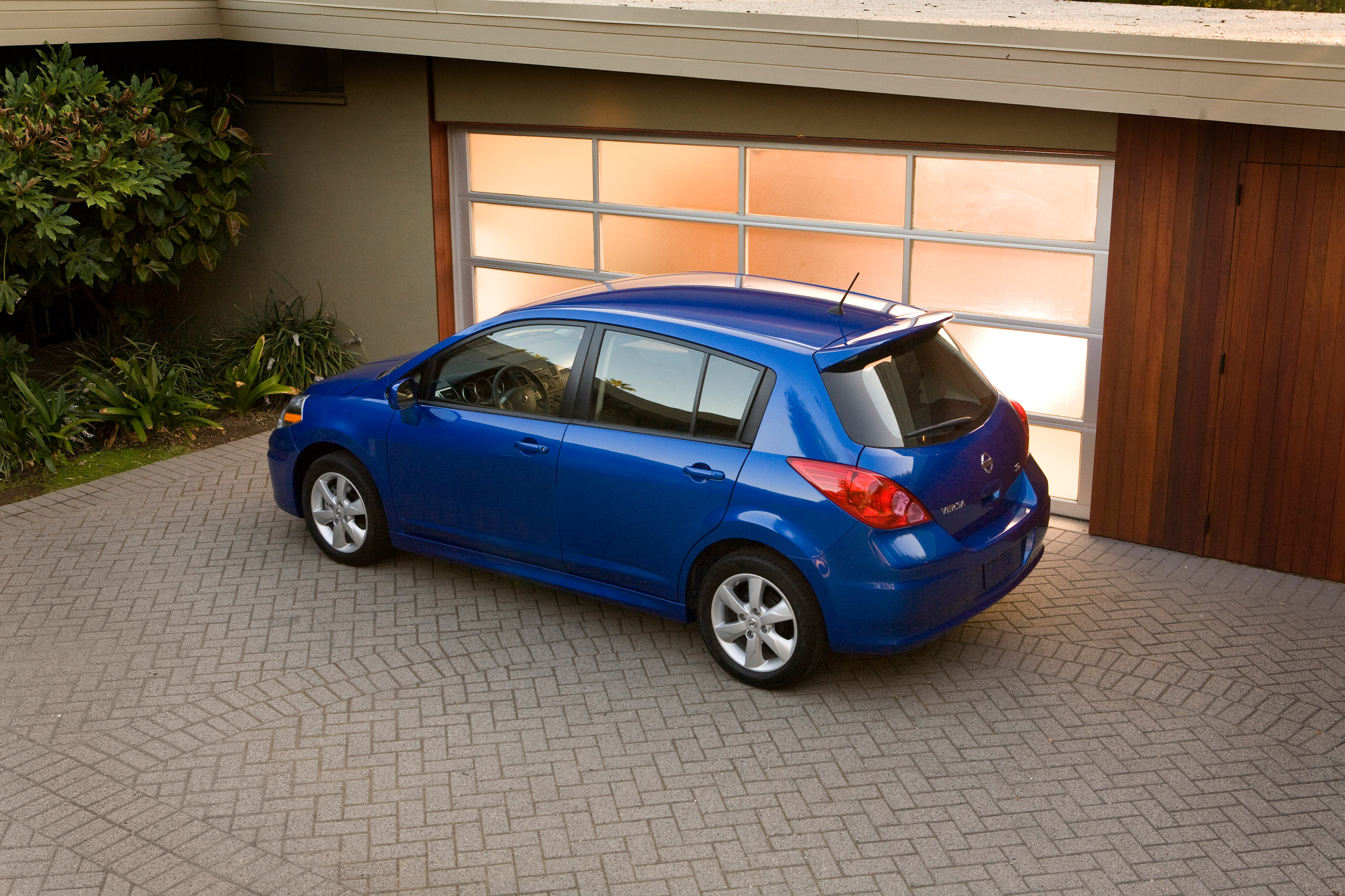 Blue nissan versa heroes #7