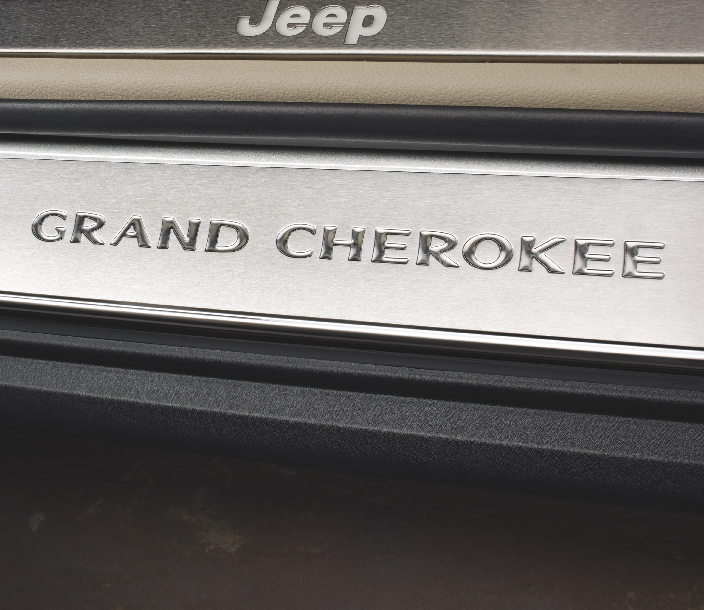 Mopar Accessories line for 2011 Jeep Grand Cherokee