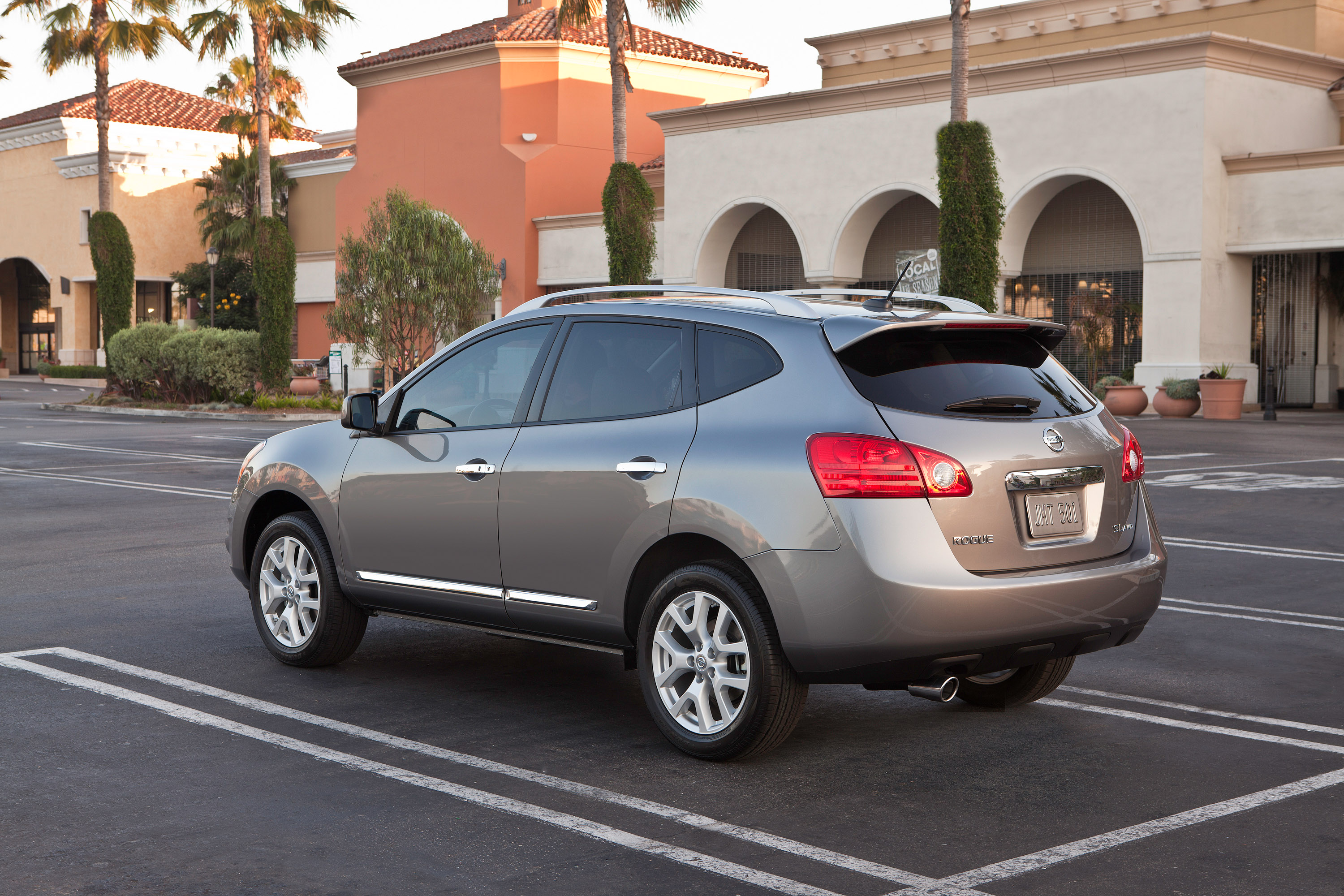 Fuel efficiency nissan rogue 2011 #7