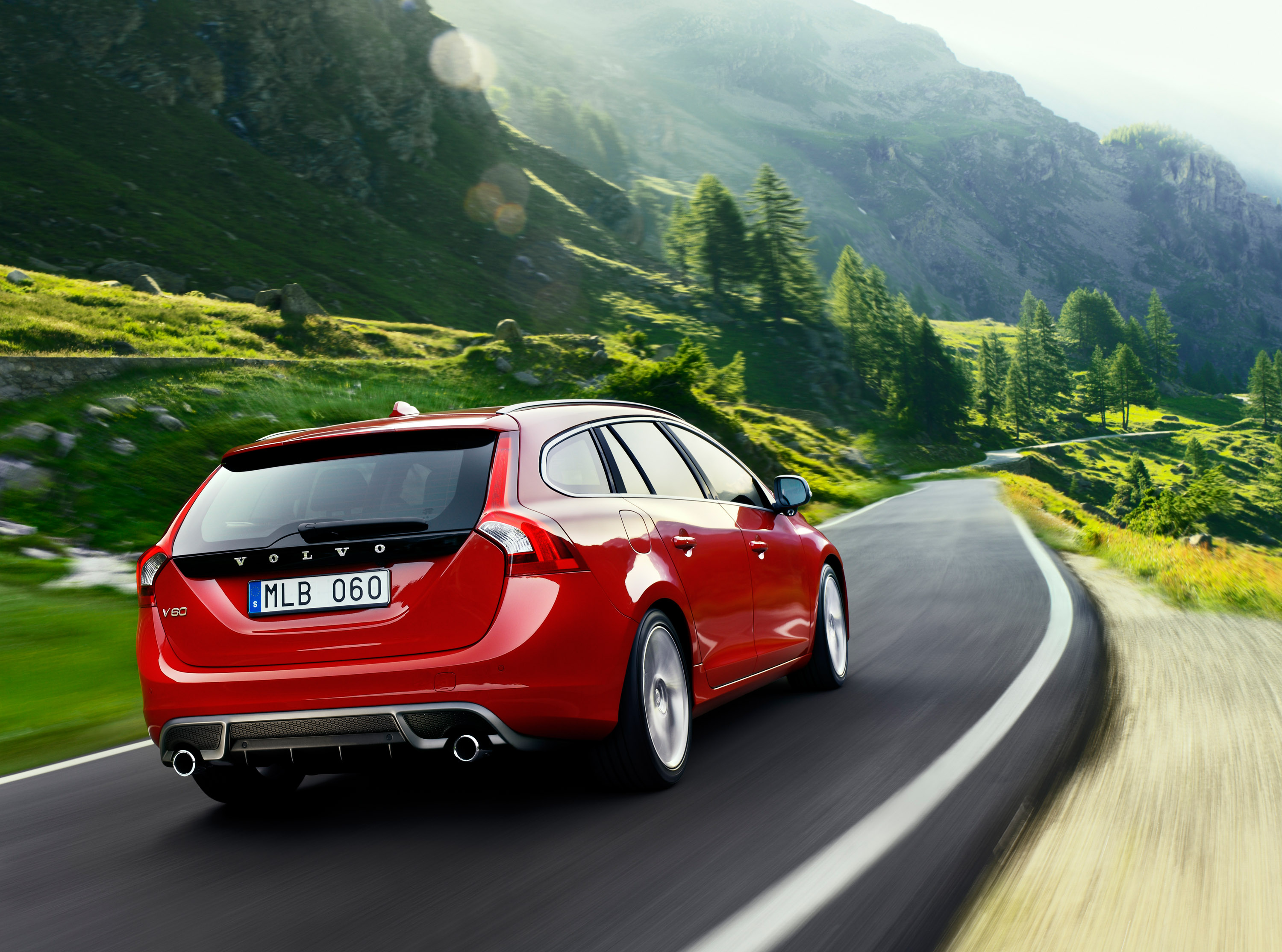 Volvo v60 r design