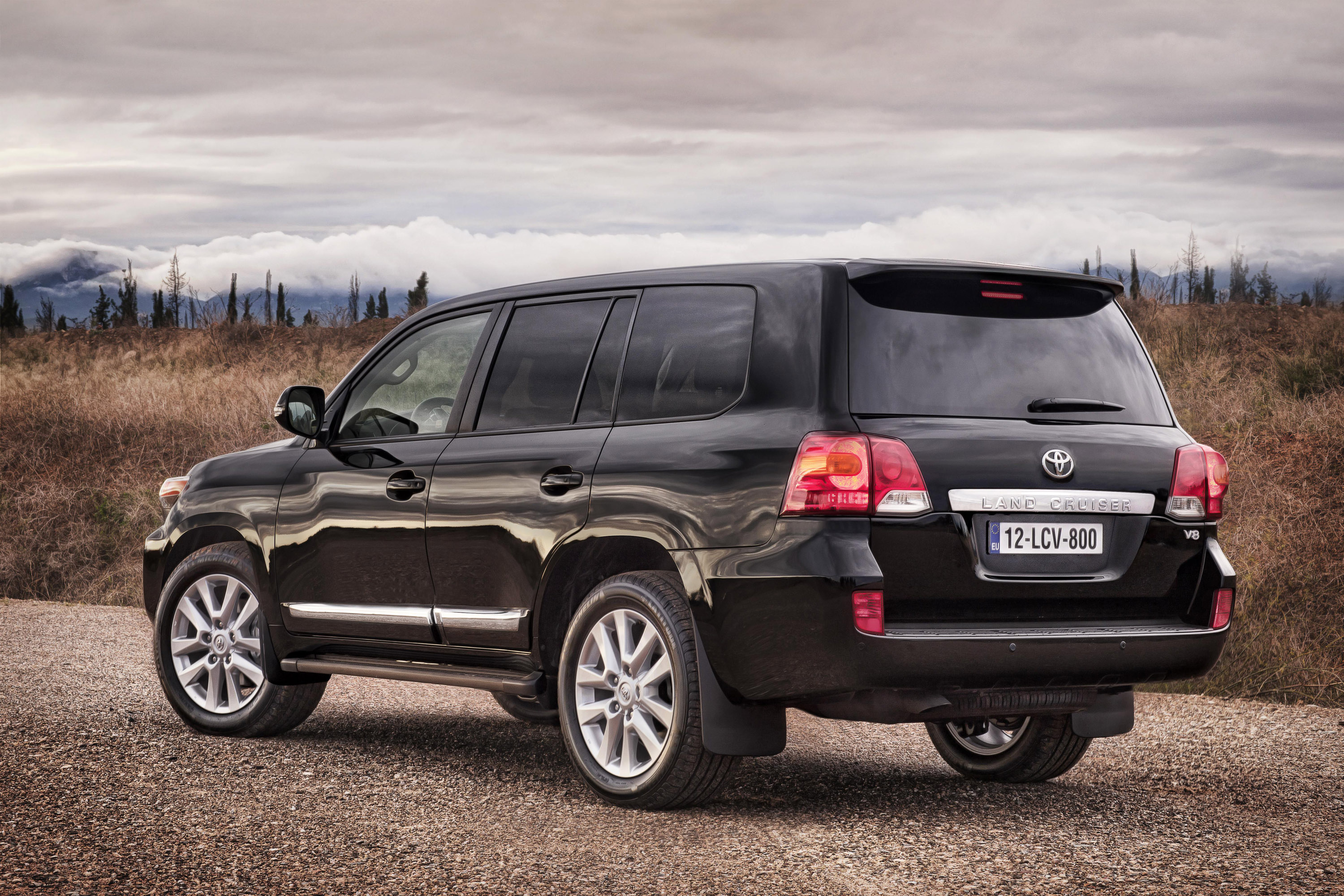 v8 energy review >> 2012 toyota land cruiser v8