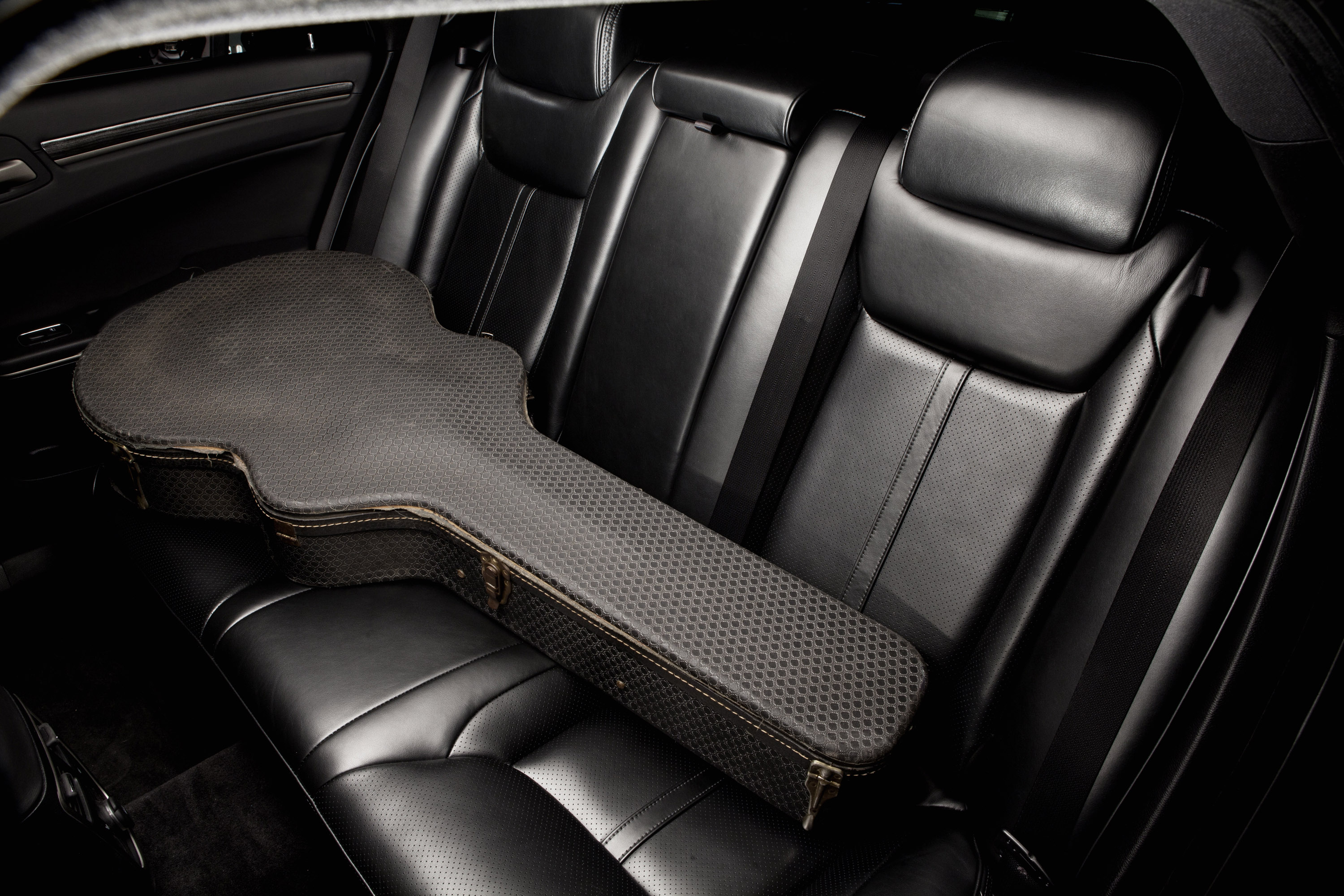 Chrysler 300c john varvatos limited edition