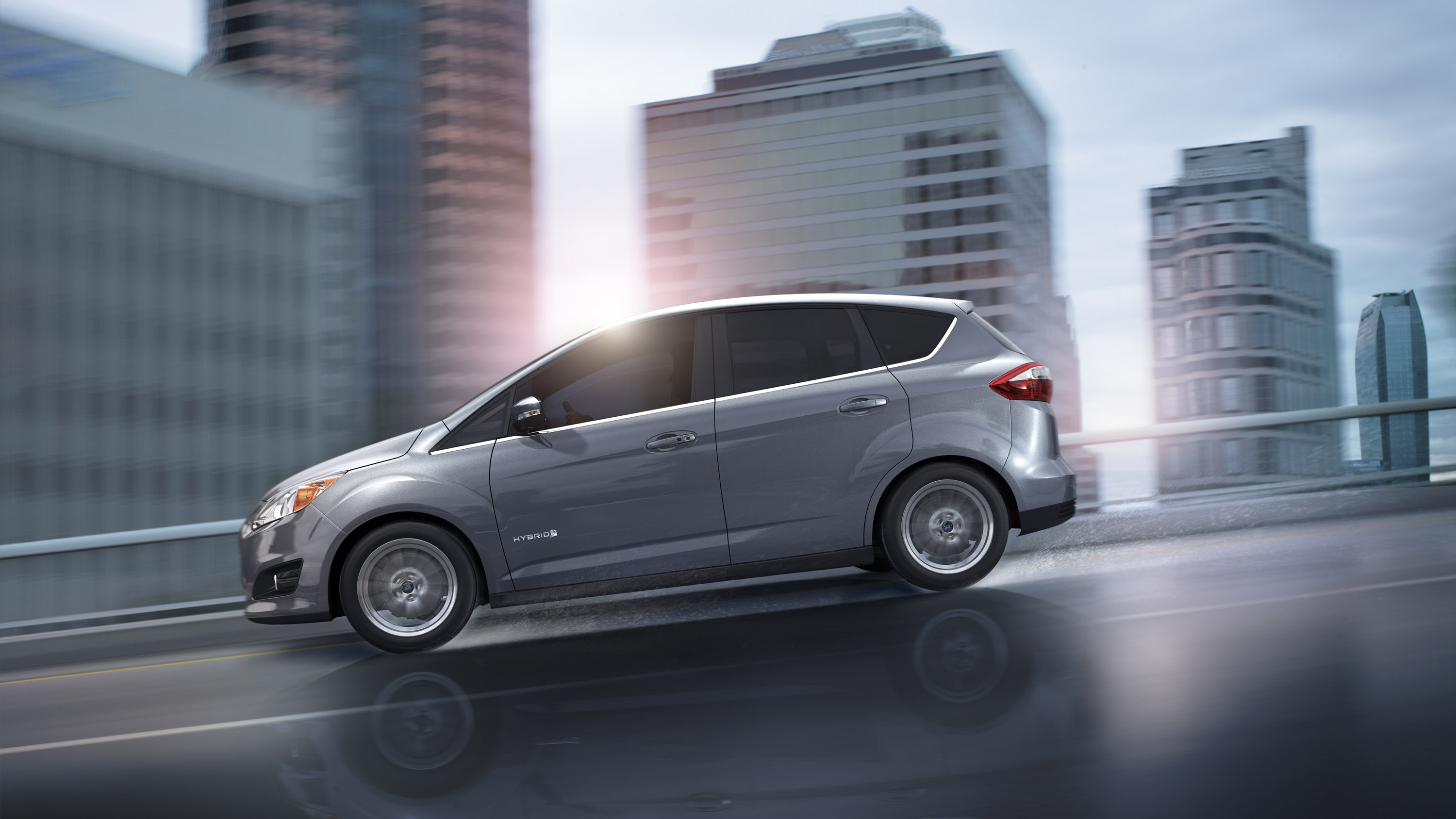 2013 Ford CMAX Energi PlugIn Hybrid Delivers 550Mile Range [VIDEO]