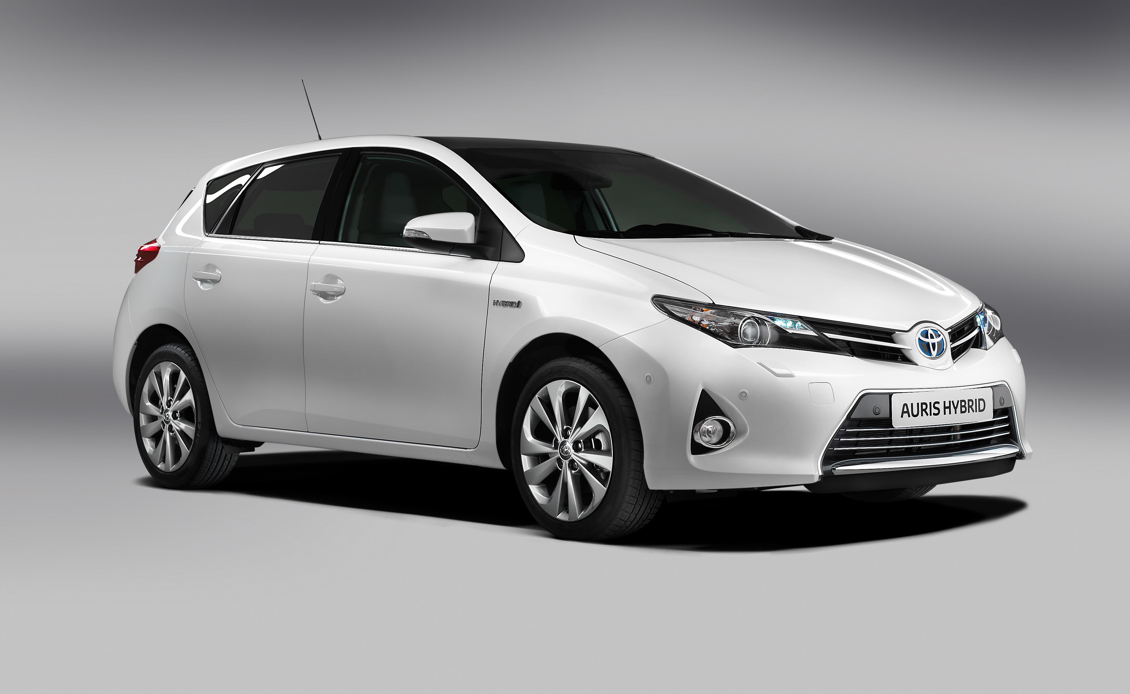 2013 Toyota Auris Hybrid to debut in Paris