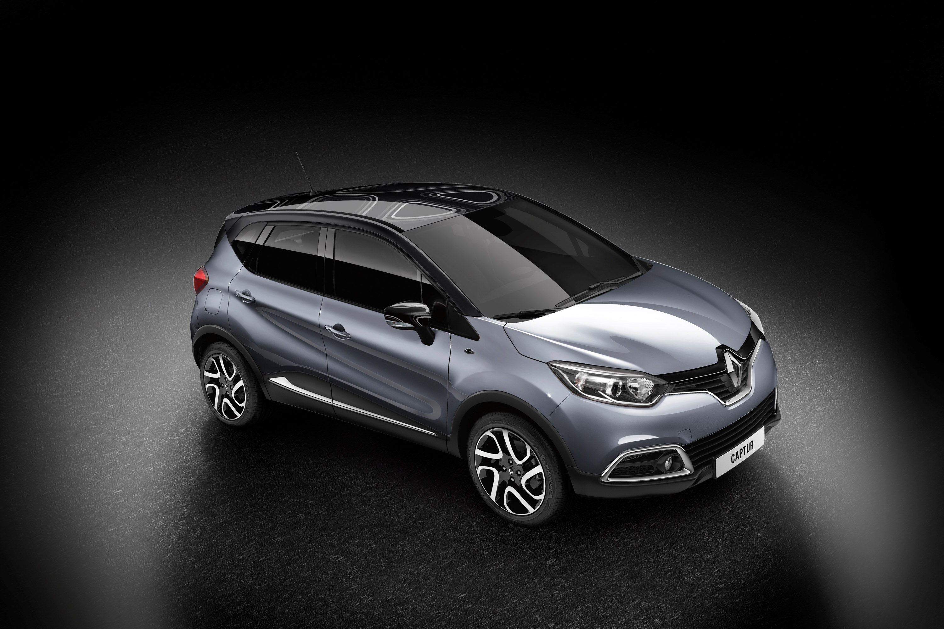 Renault Captur Mercury With Black Roof