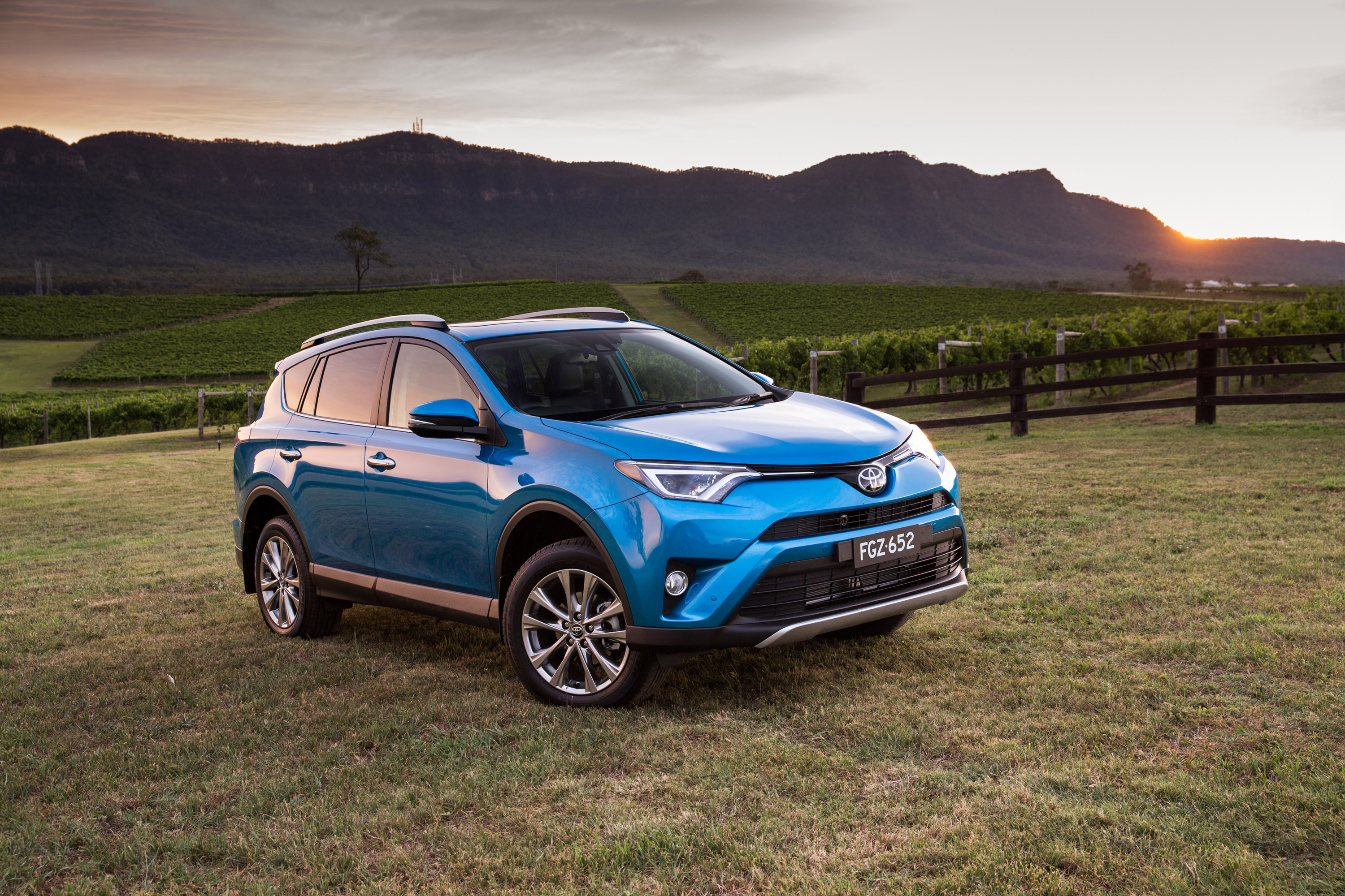 2015 Toyota RAV4 arrives in UK