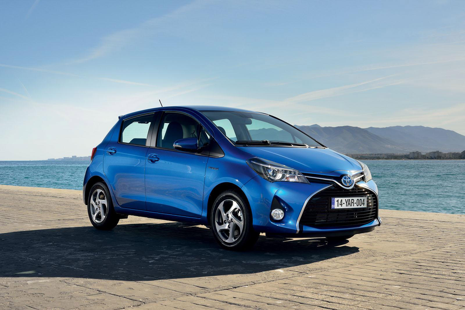 Toyota yaris 2015 price