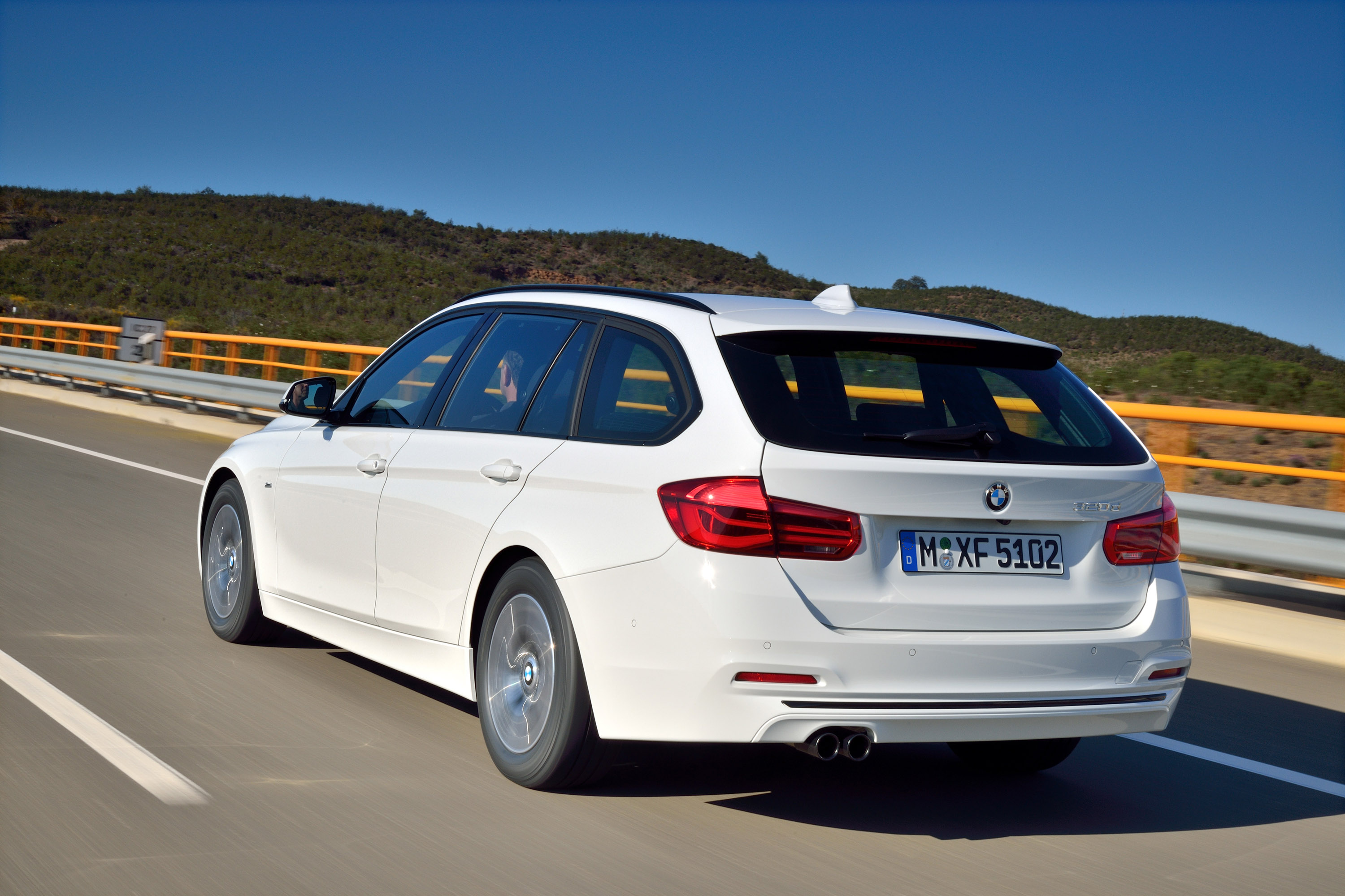 2016-bmw-320d-touring-efficientdynamics-edition-09.jpg