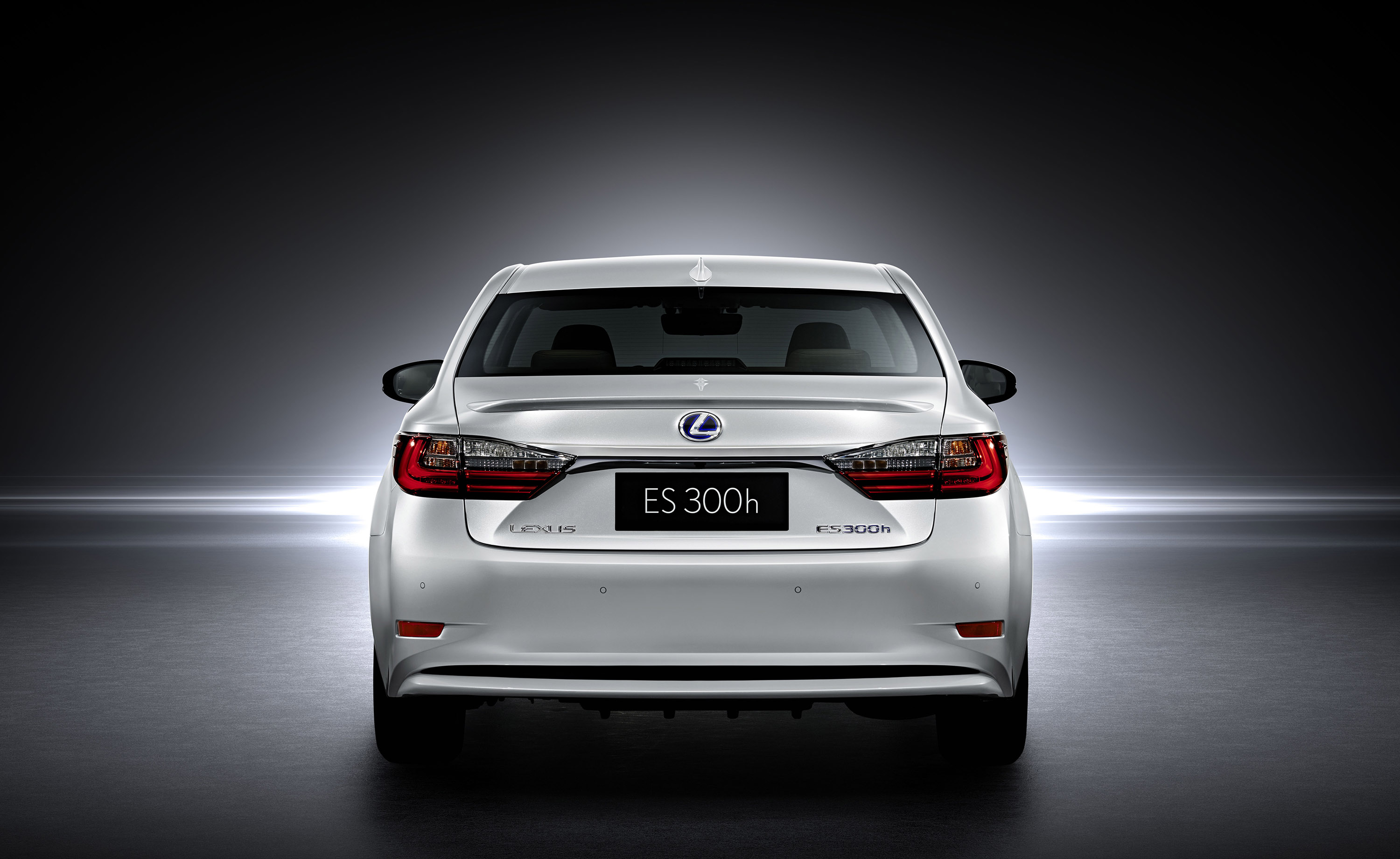 2016 lexus gs 450h facelift debuts with spindle grille 2 0 in shanghai meets lexus es and rx models 2016 lexus gs 450h facelift debuts with spindle grille 2 0 in shanghai meets lexus es and rx models