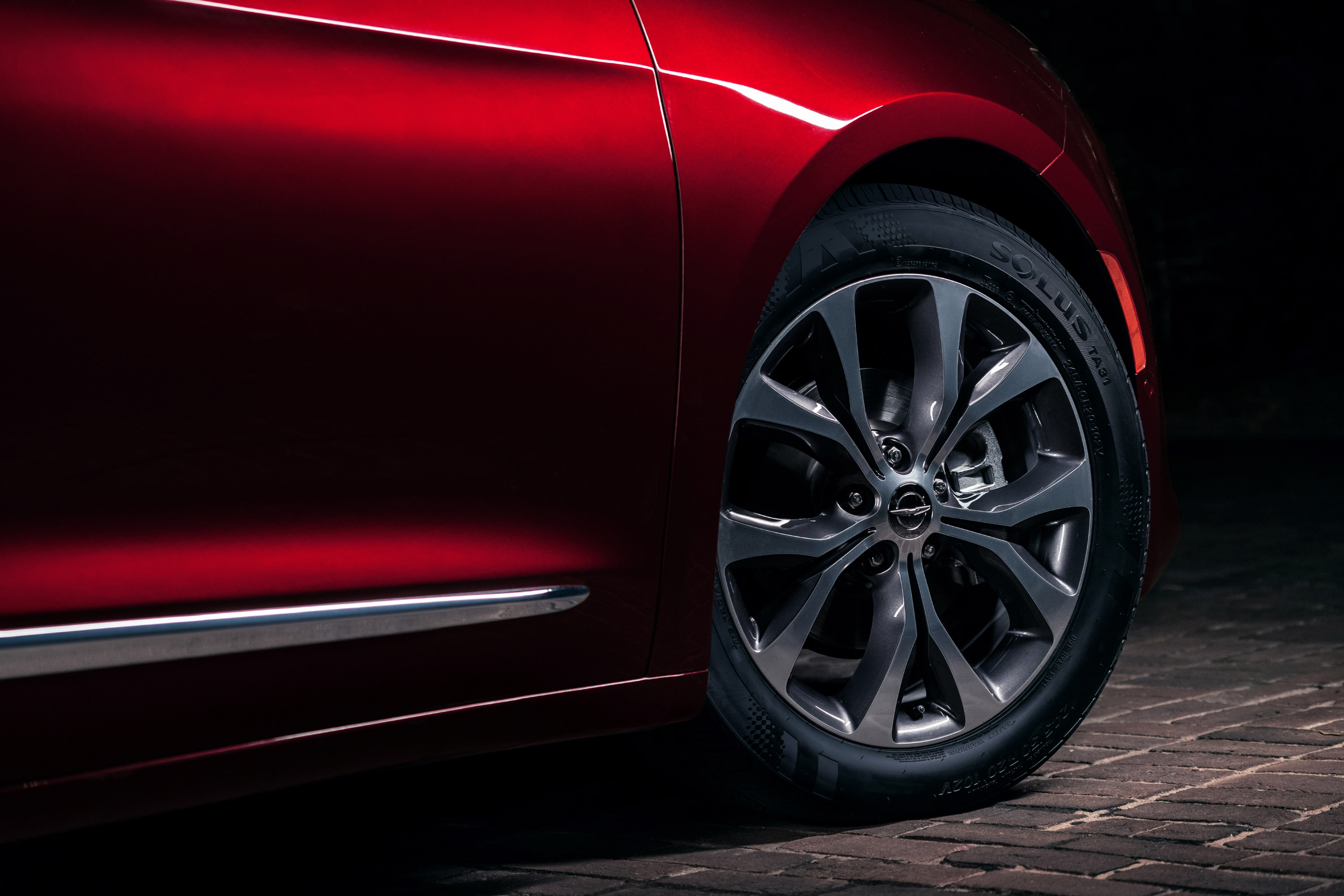 Chrysler pacifica standard features #2