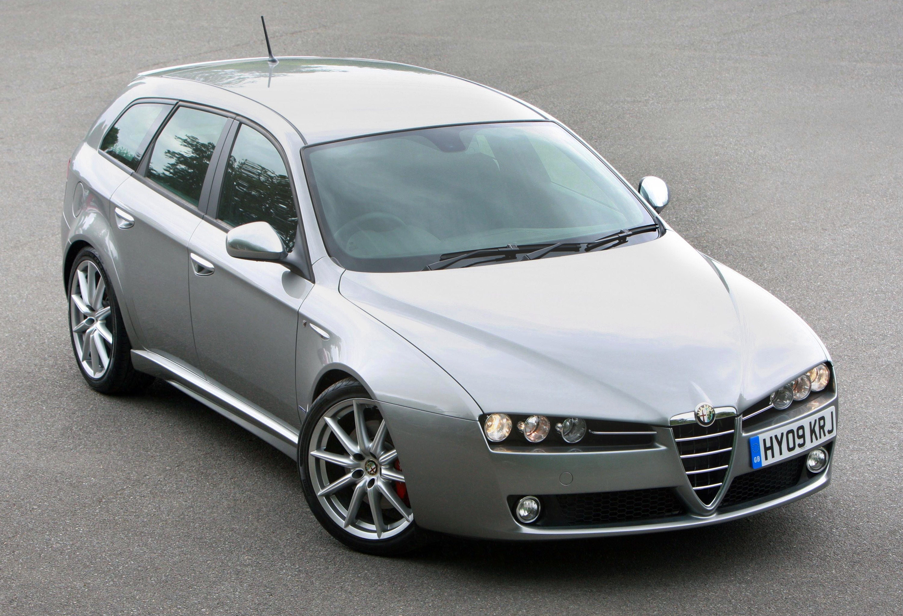 kendall-self-drive-alfa-romeo-159