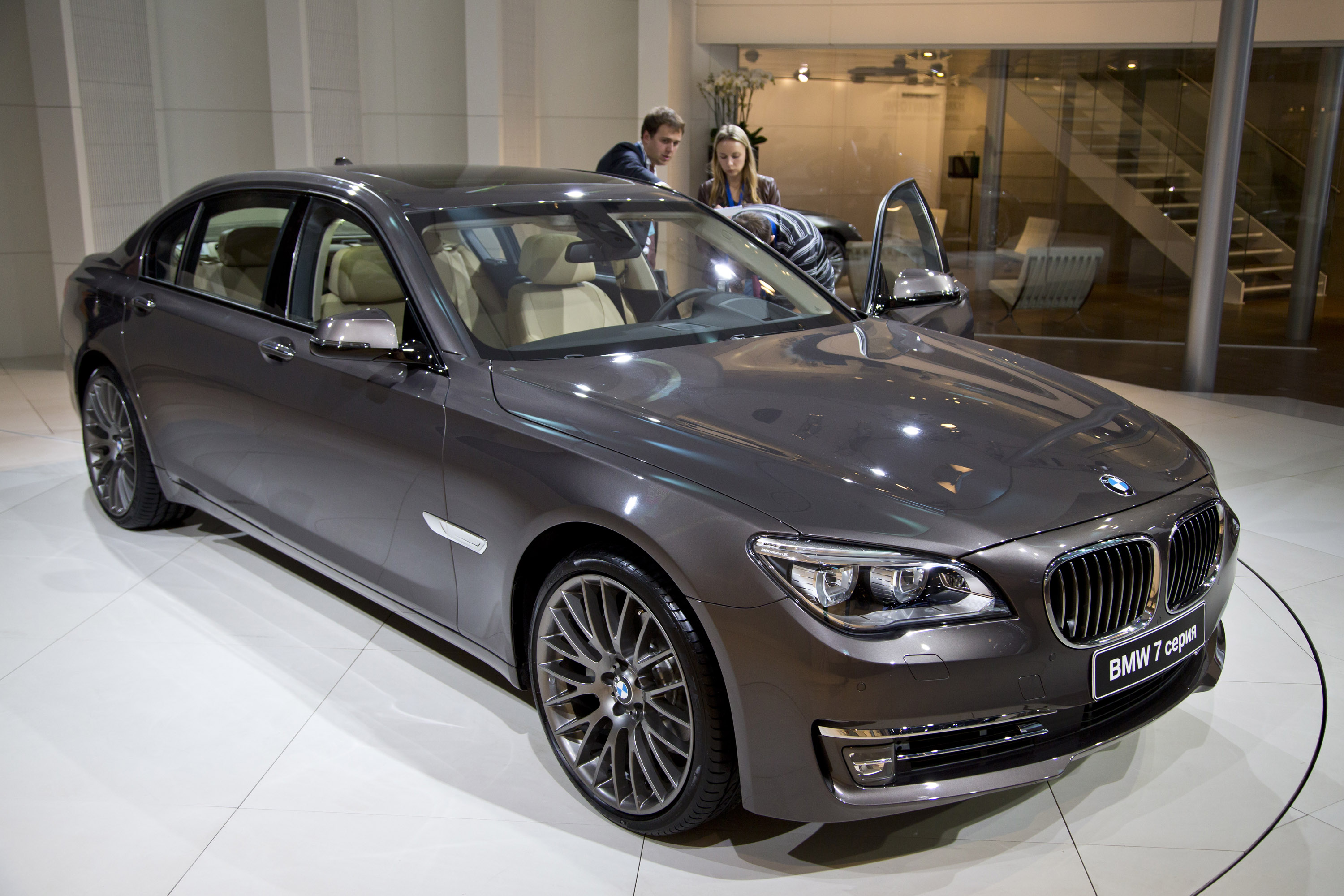 Bmw 7 series unveiling moscow