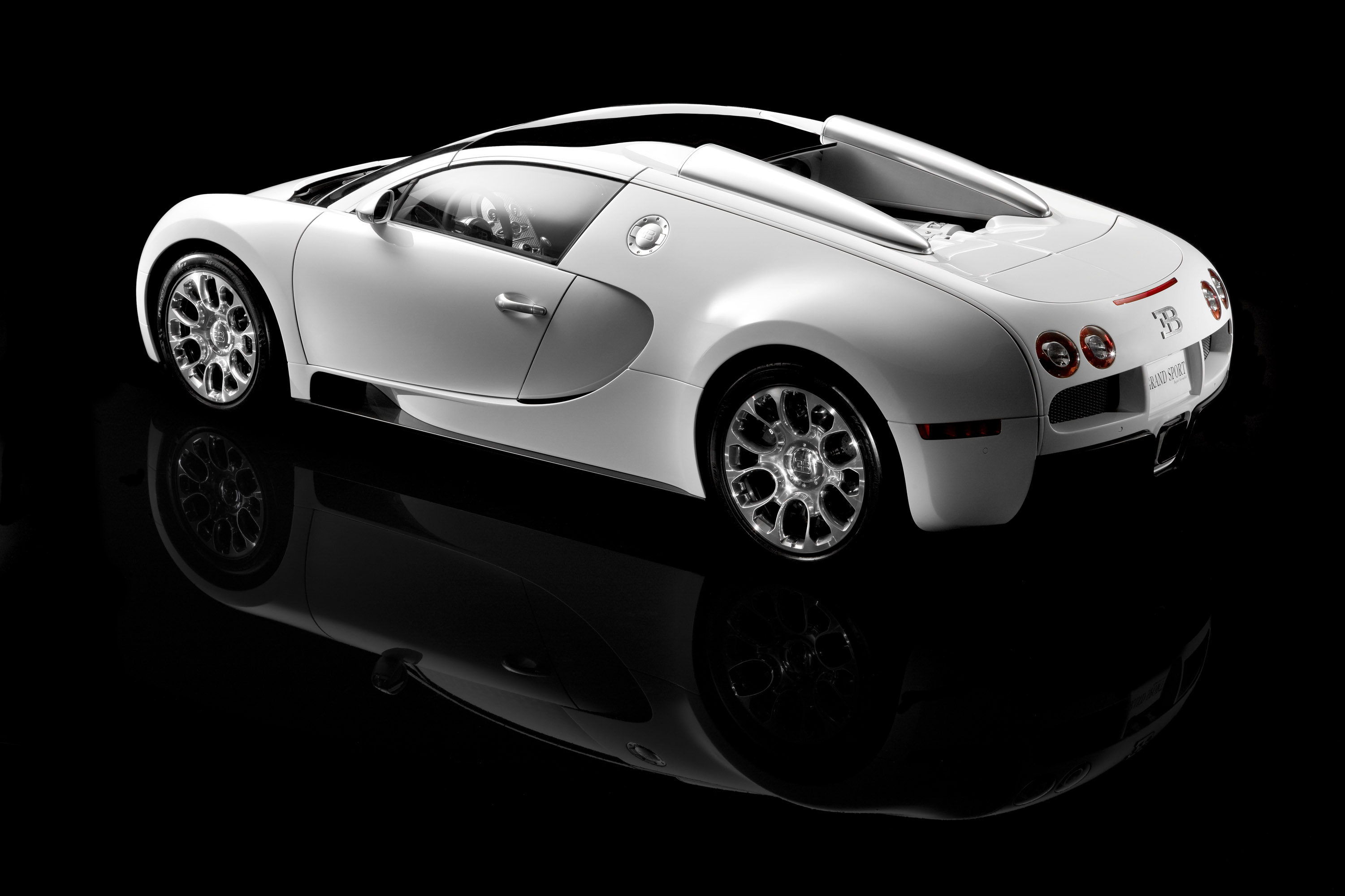 New Bugatti Veyron 16.4 Grand Sport