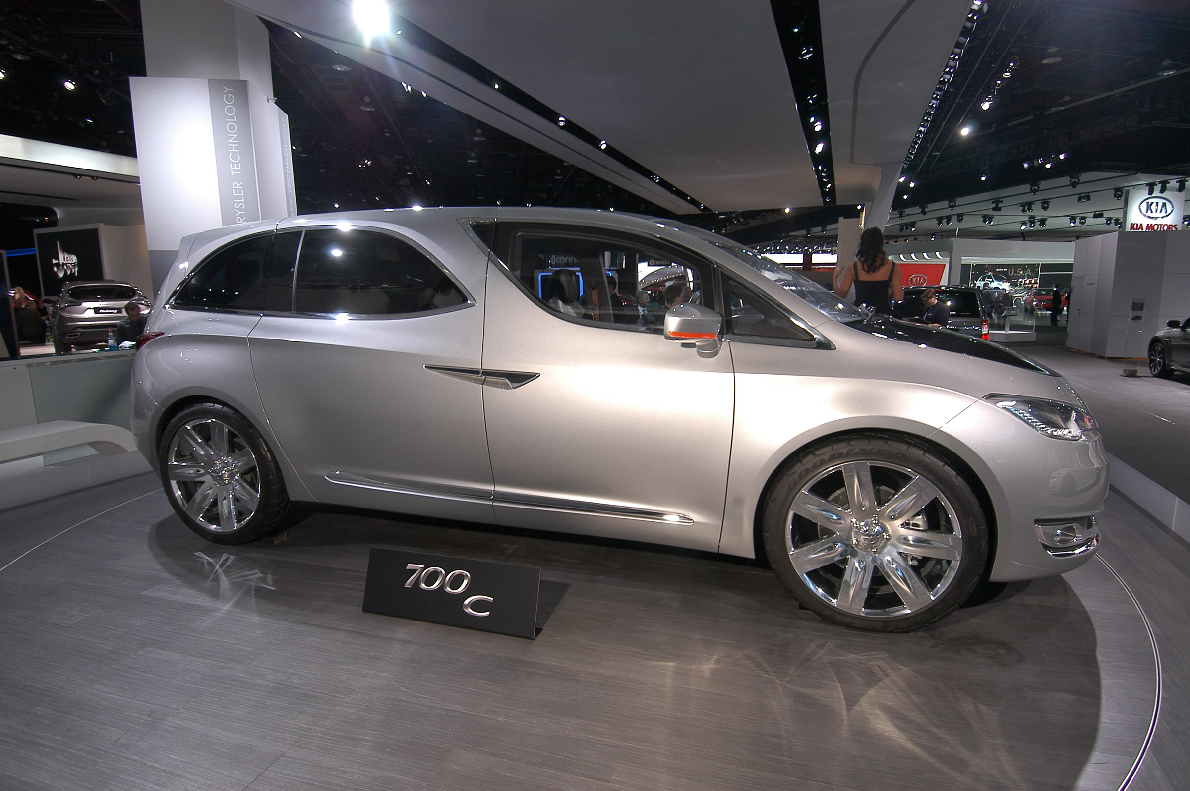 2014+Chrysler+700C Chrysler 700c Interior Refreshed: 2014 mercedes-benz
