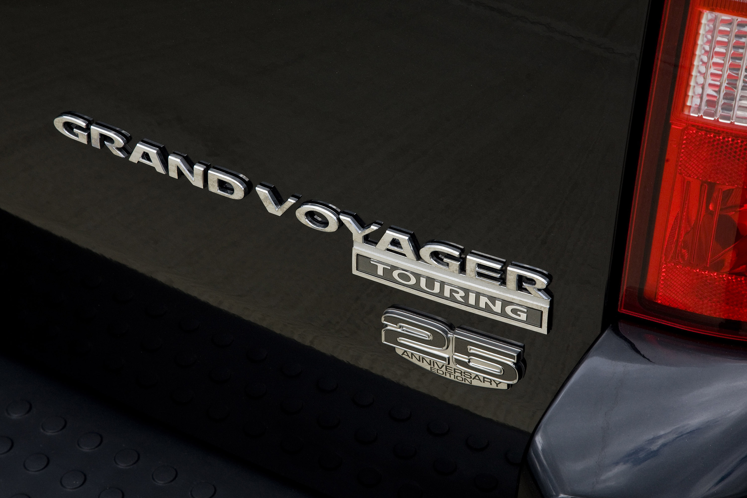 Chrysler voyager anniversary edition #3