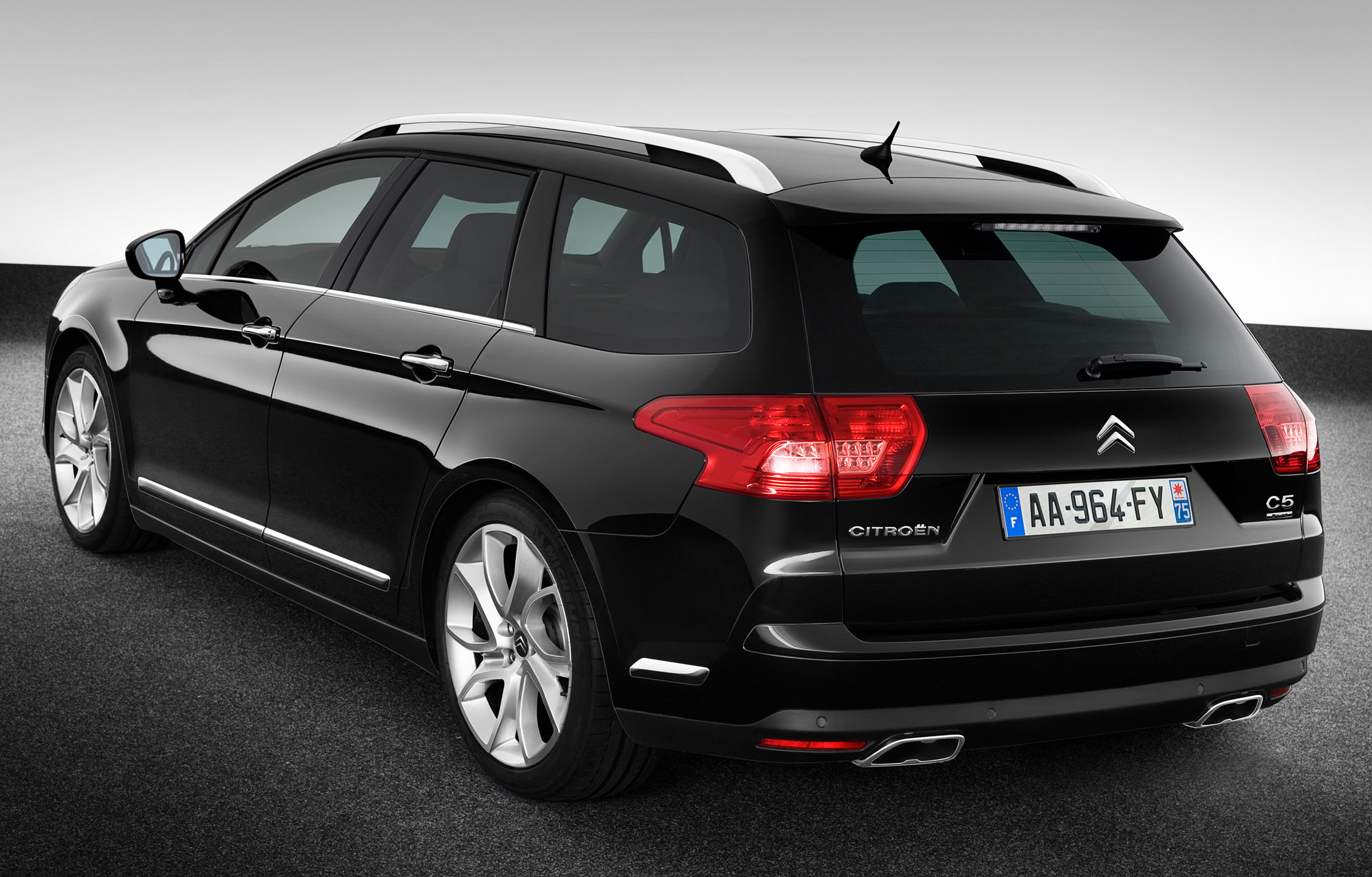 New Evolved V6 Diesel Engine for the Citroen C5 and C6