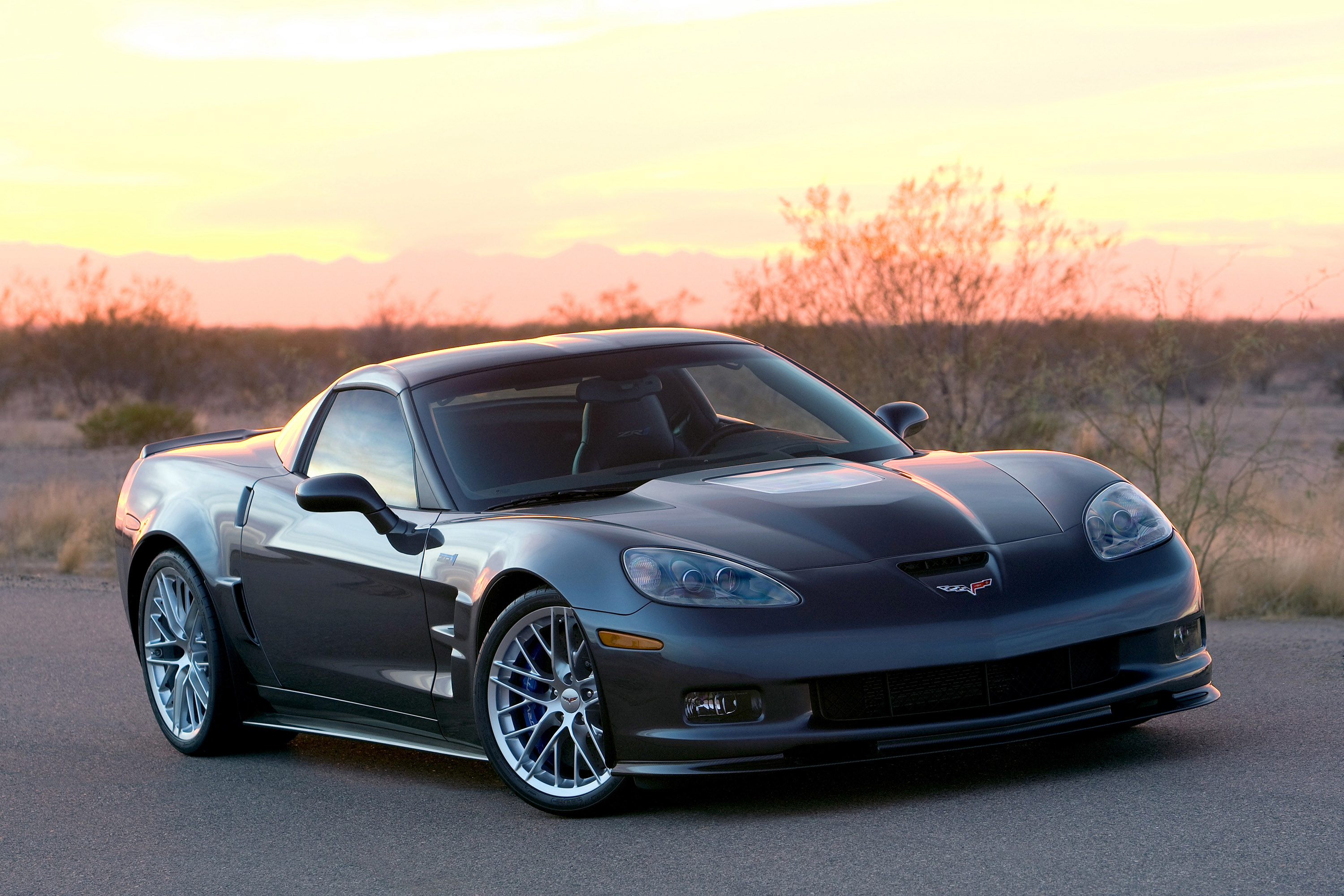 Chevy corvette zr1 vs nissan gt r #10