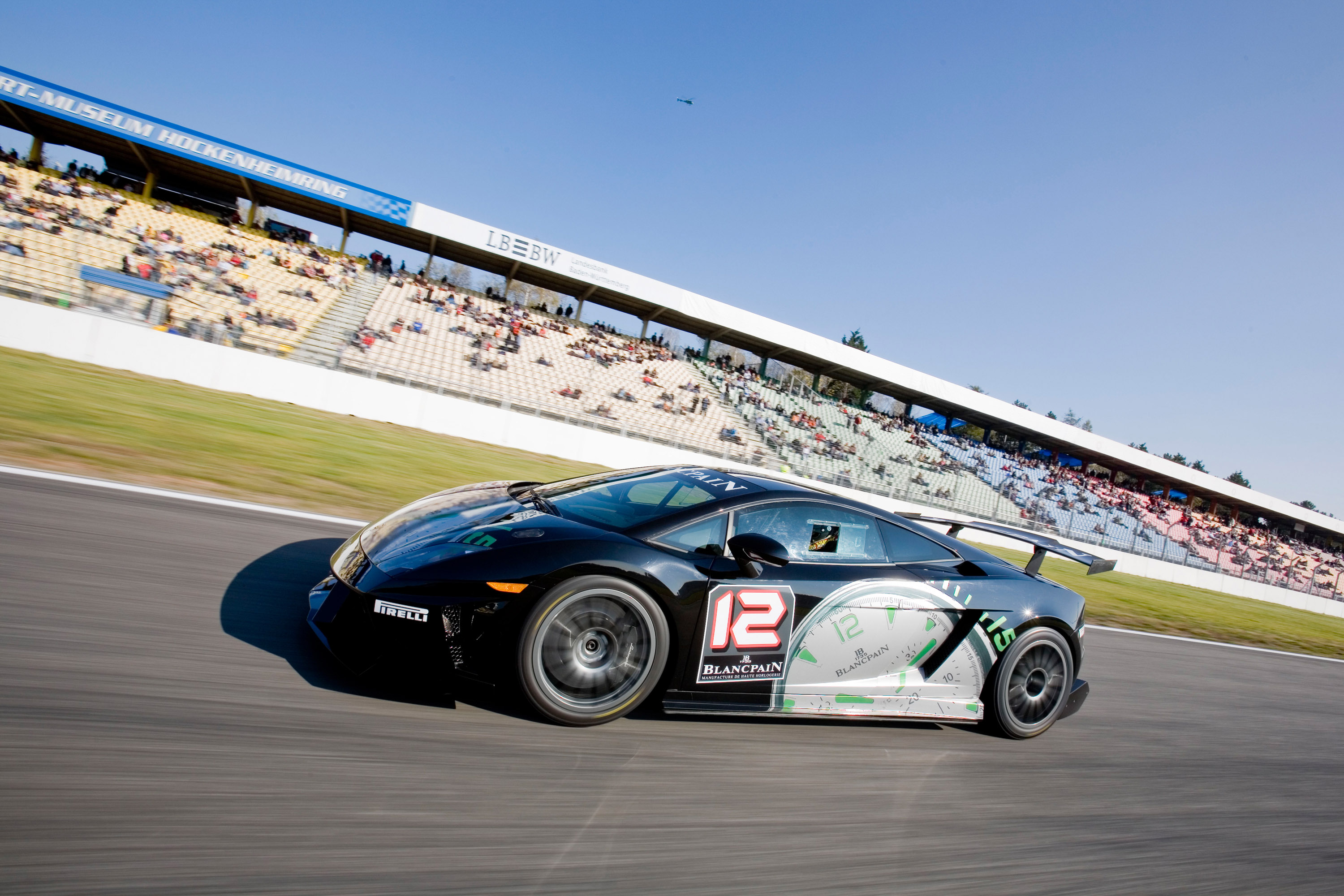 Lamborghini Gallardo LP 560-4 Super Trofeo Ford Transit SportVan ...