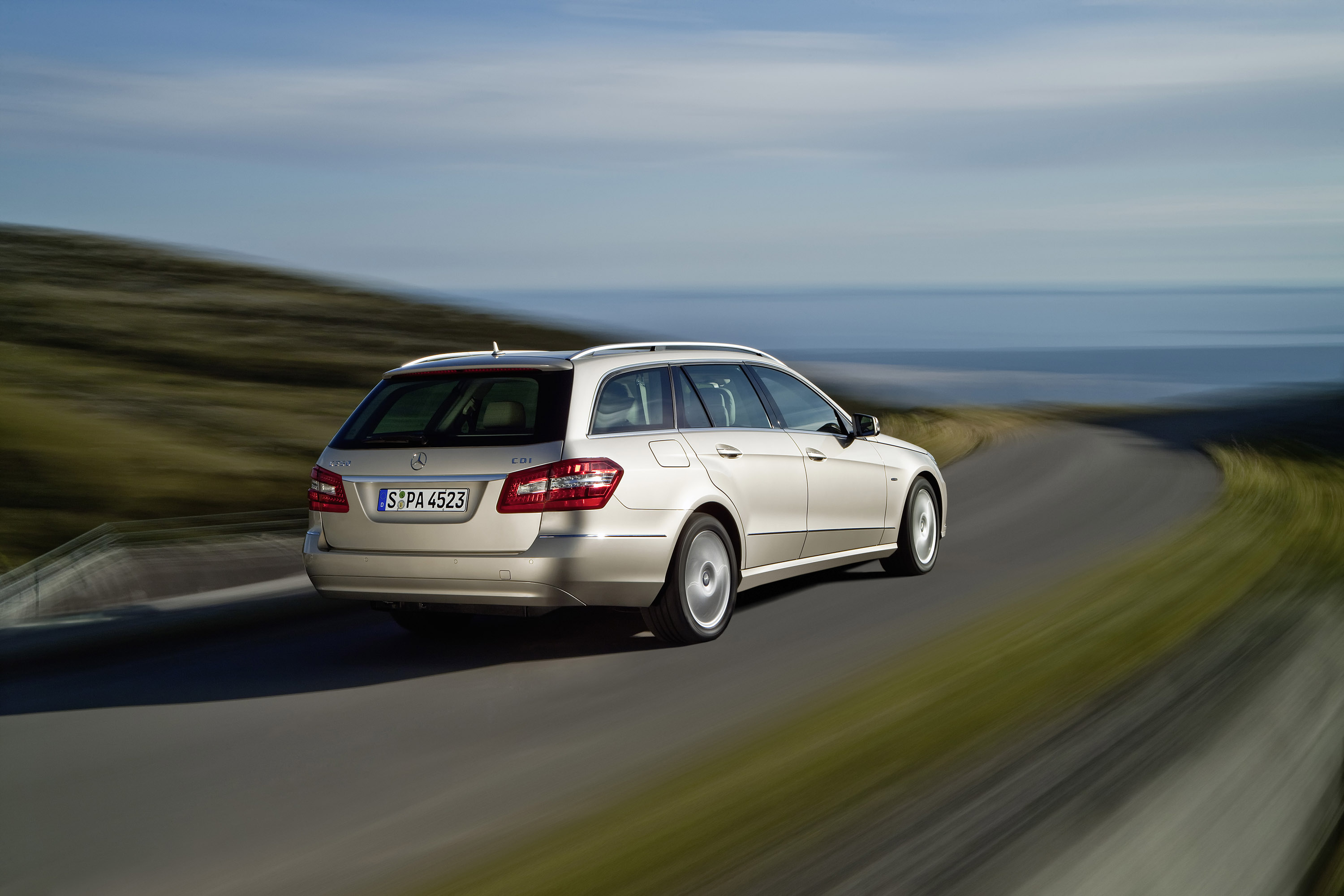 Fifth gear - skoda superb vs. mercedes c-class #5