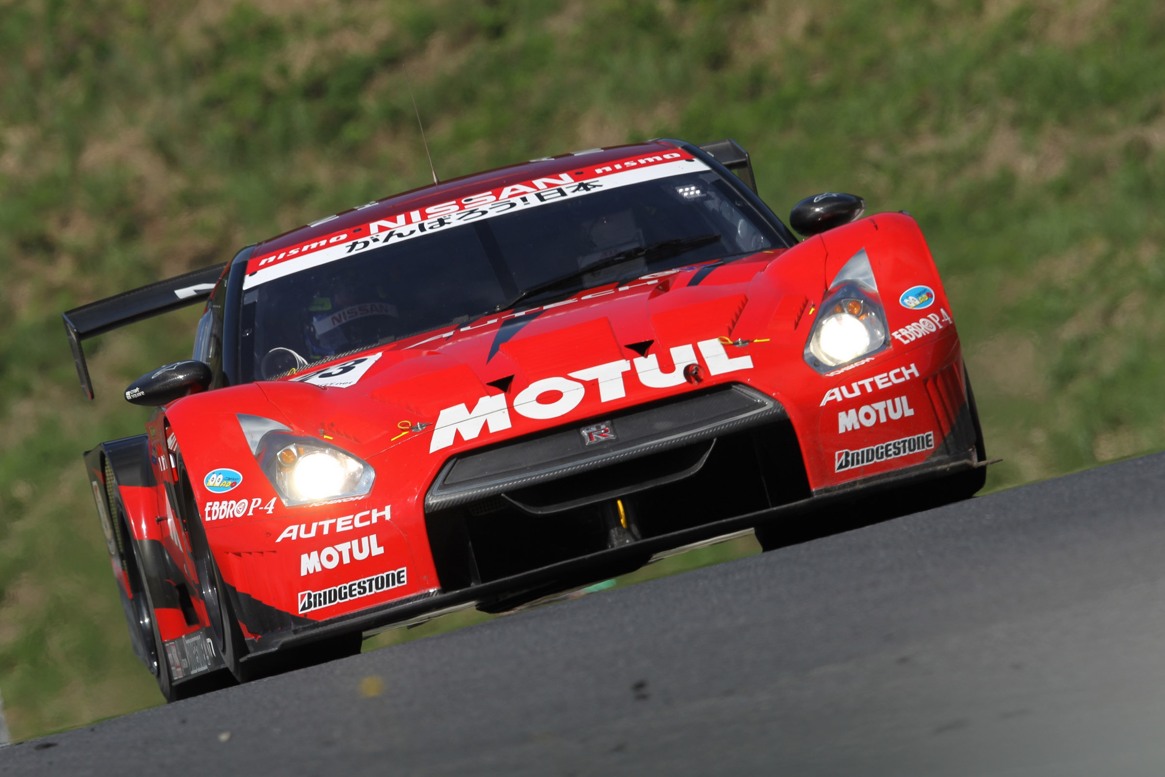 Nissan motul autech gt r #8