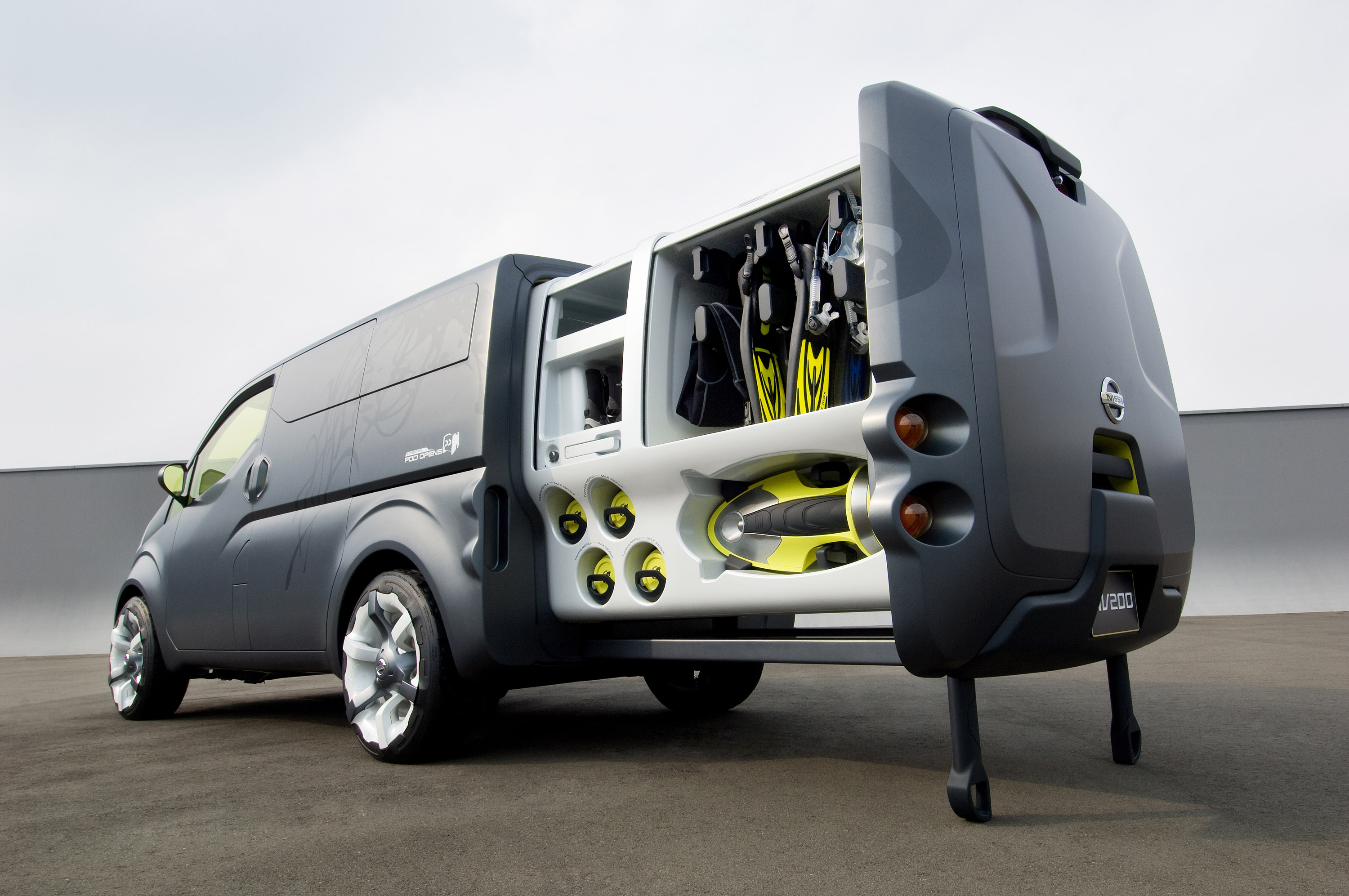 Nissan NV200 Concept Brings "Human Touch" And Personalization To The