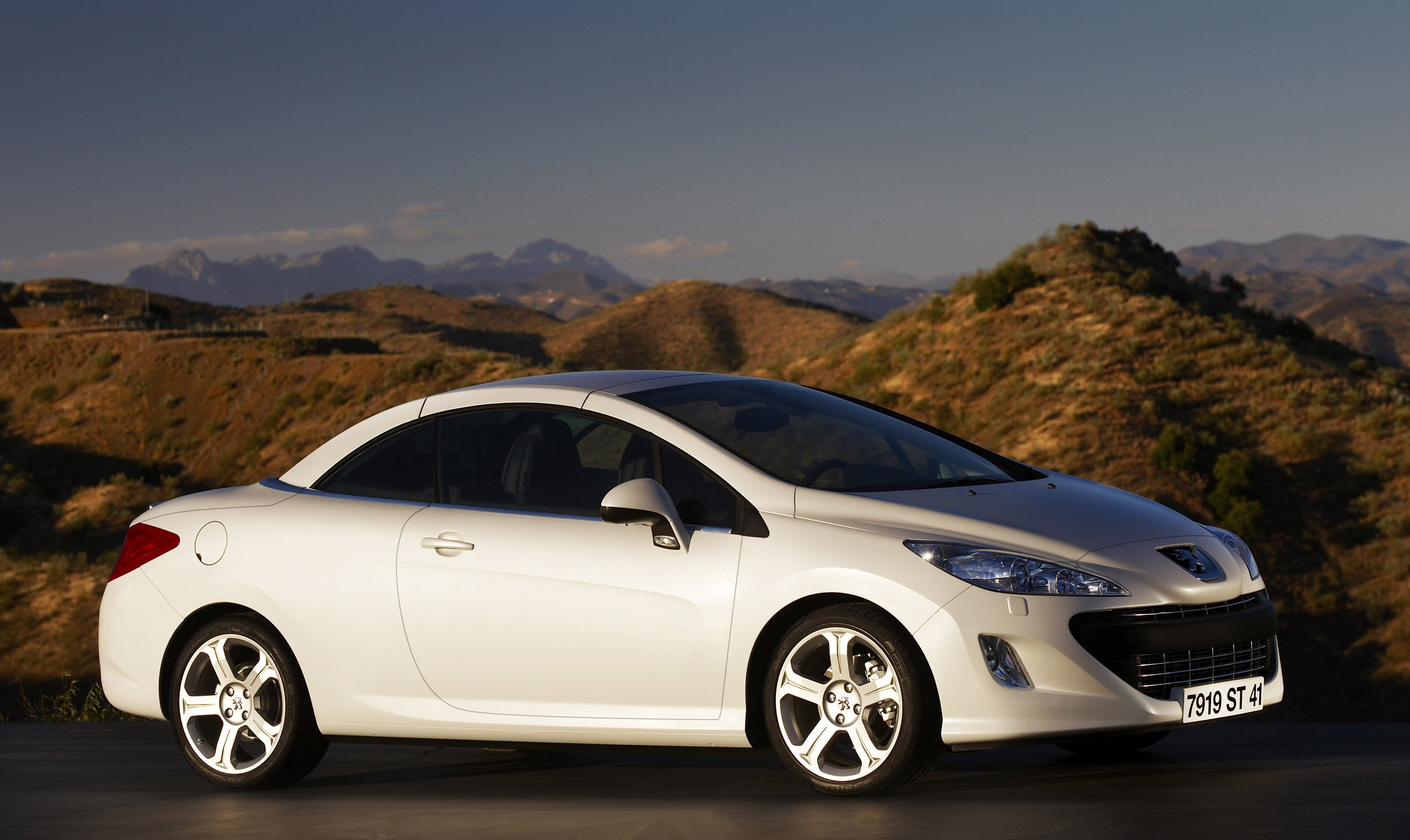 Peugeot reveals details of new 308 CC