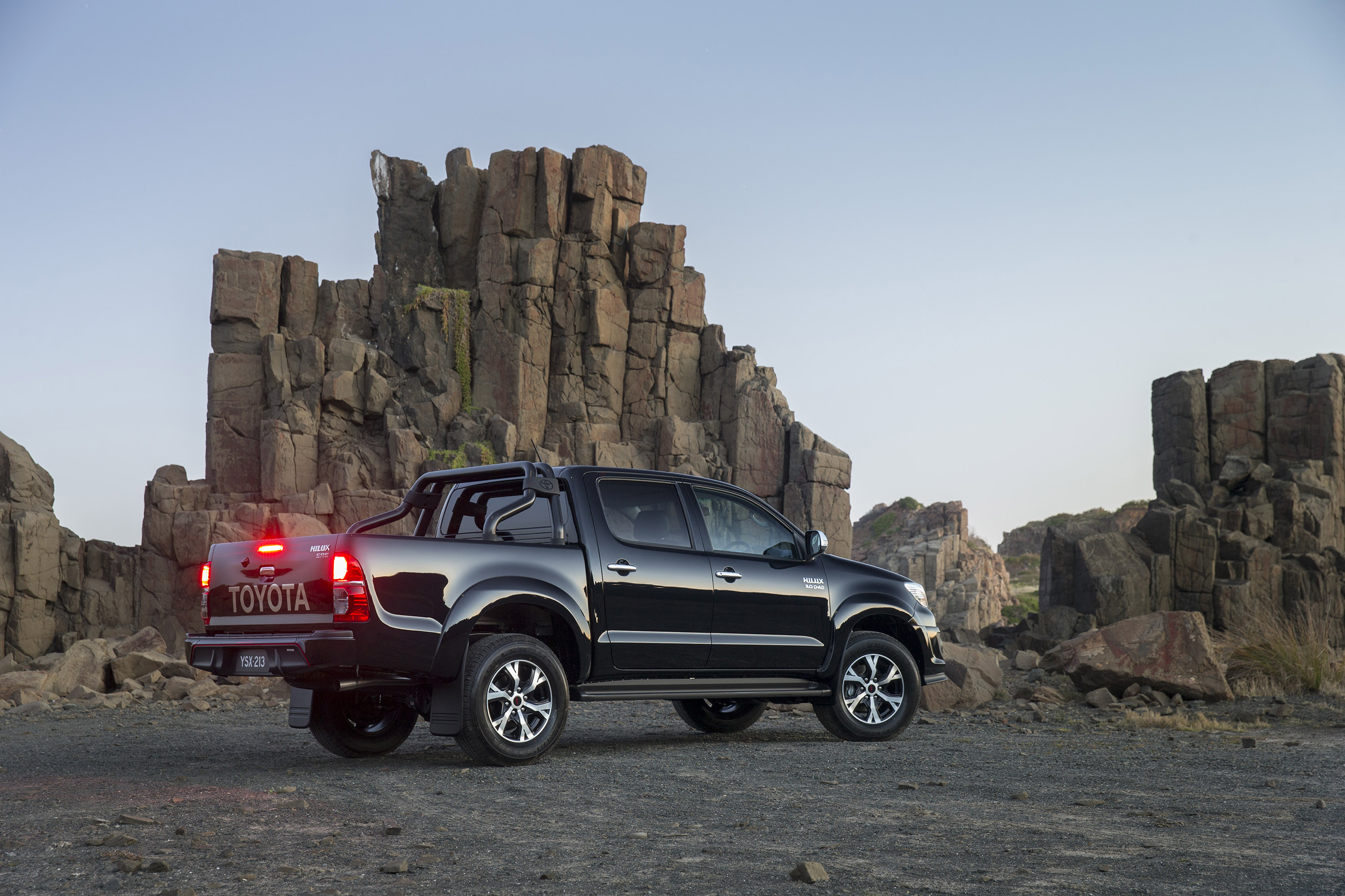 Toyota hilux 2008 review