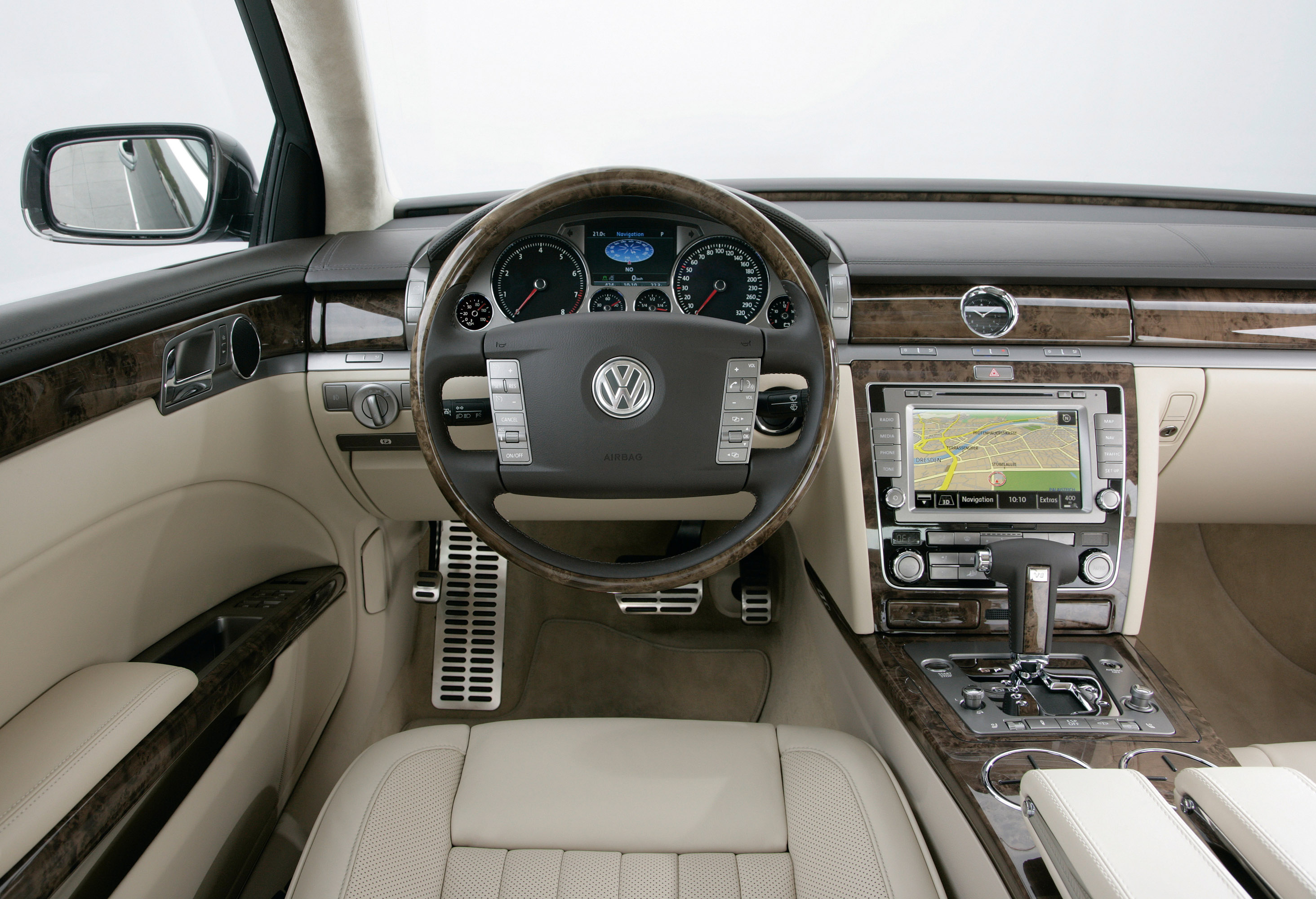 volkswagen phaeton 2013 
