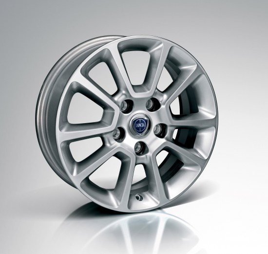 2012 Lancia Thema and Voyager Accessories Picture 6 2012 Lancia Thema and Voyager Accessories Picture 6