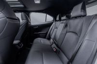 Lexus UXH (2023)