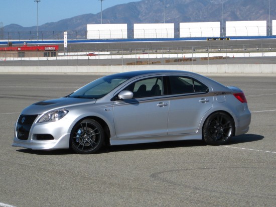 road-race-motorsport-suzuki-kizashi-04.jpg