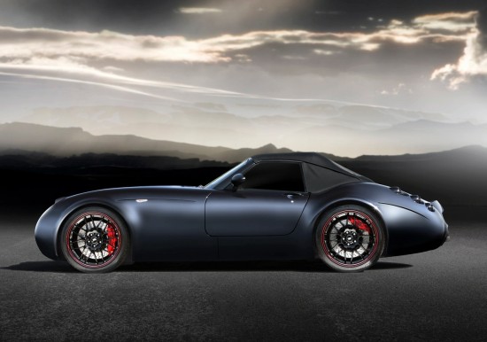 According to Wiesmann the new Spyder concept manages to acheive a top speed