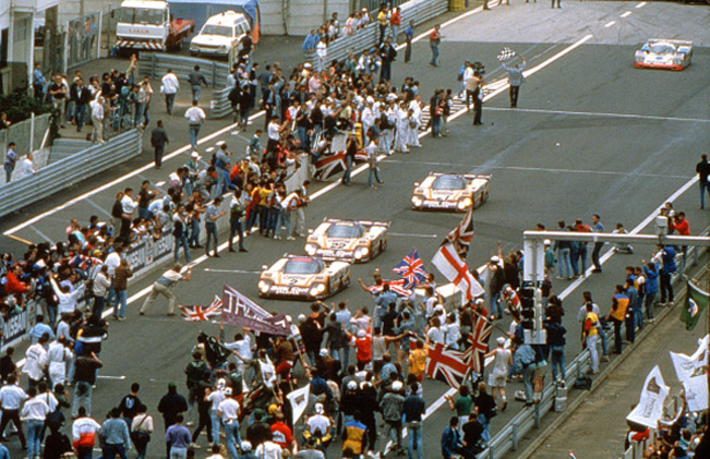 Jaguar-XJR-9LM-1988-Le-Mans-win-01.jpg