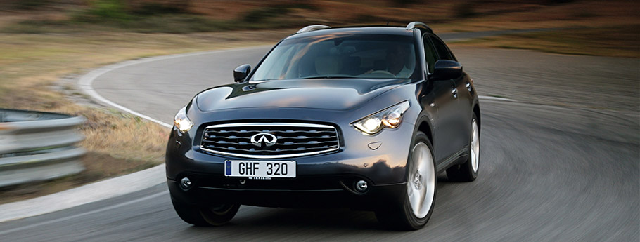 Infiniti FX  Front Angle