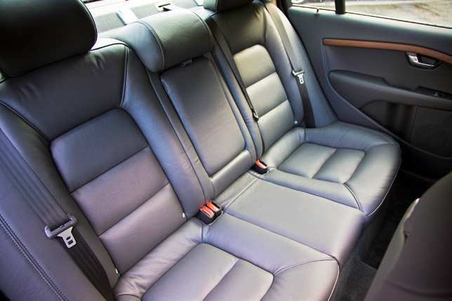 Volvo S80 Rear Seat