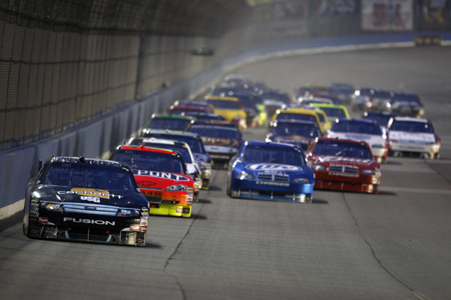 http://www.automobilesreview.com/uploads/2009/02/2009-nascar-sprint-cup-series-fontana_2.jpg