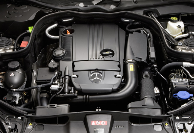 Mercedes-Benz E-Class, E 250 CGI, four-cylinder petrol engine, M271