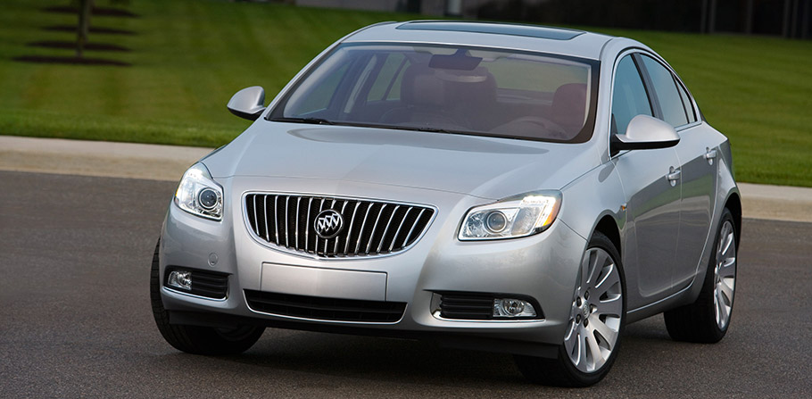 2011 Buick Regal sport sedan - Front Angle View