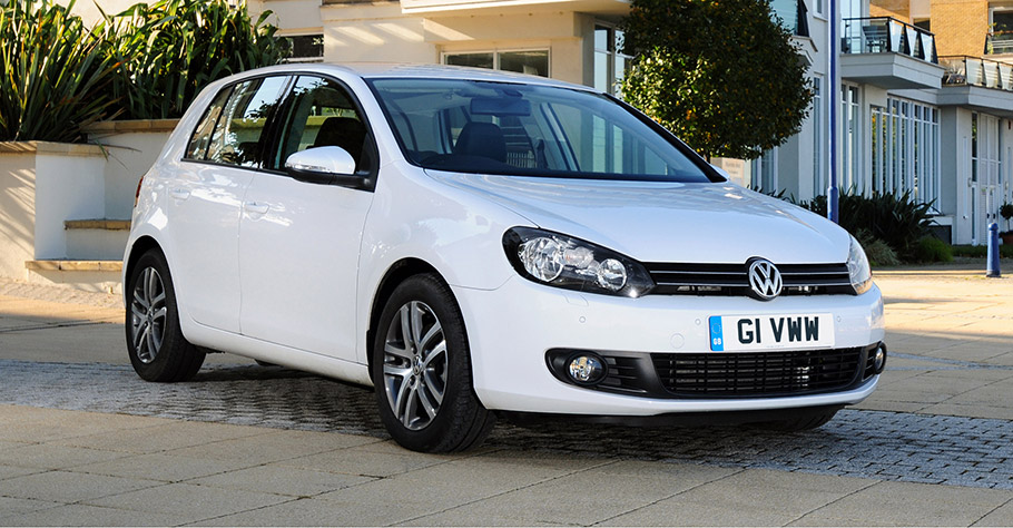 Volkswagen Golf VI Match - Front Angle View