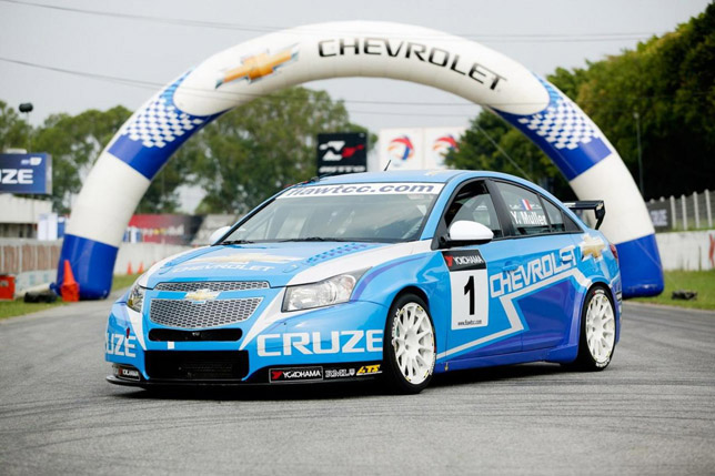 WTCC-2011-Chevrolet-Cruze-1.6-turbo.jpg