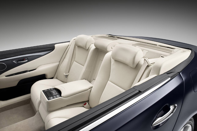 Lexus LS 600h Landaulet interior