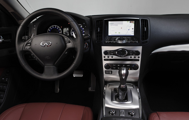 2013 Infiniti IPL G Convertible Interior