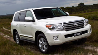 2012 Toyota LandCruiser 200 with new 4.6 liter V8 engine