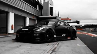 Nissan GT-R Nismo GT3 at the race track [HD video]