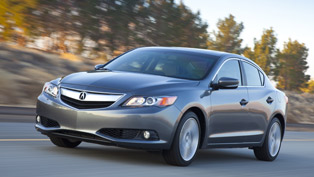 2013 Acura ILX Base Price: $25,900