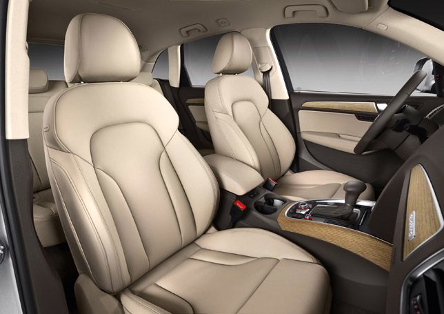 2013 Audi Q5 SUV Interior